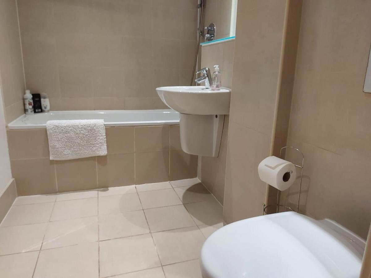 City Apartment In Great Location With A Balcony & Parking Possible - West One Σέφιλντ Εξωτερικό φωτογραφία