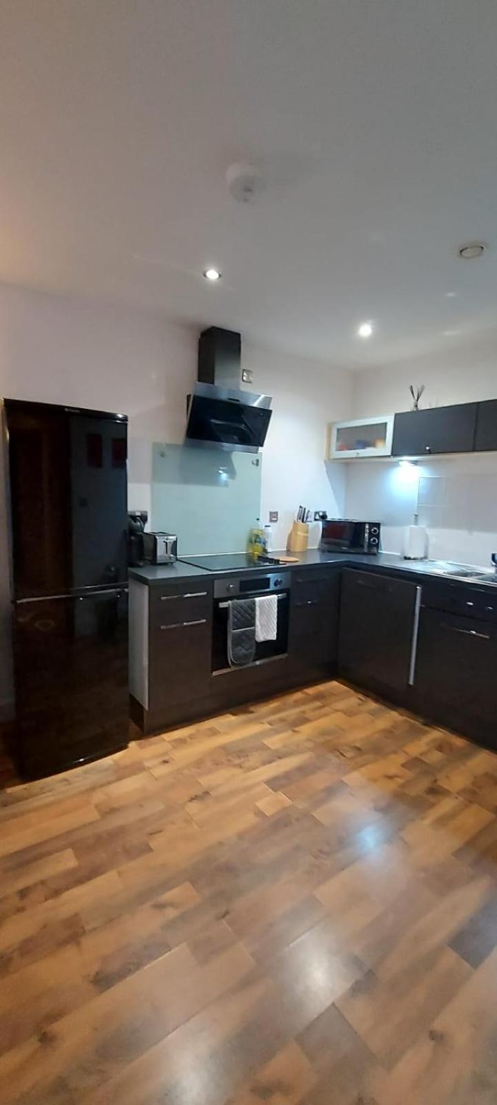 City Apartment In Great Location With A Balcony & Parking Possible - West One Σέφιλντ Εξωτερικό φωτογραφία