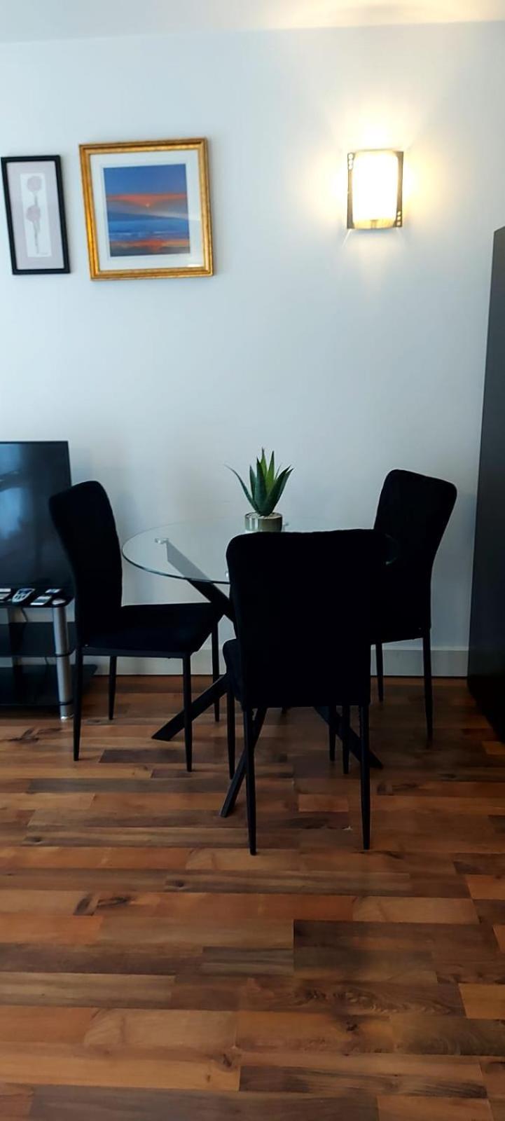 City Apartment In Great Location With A Balcony & Parking Possible - West One Σέφιλντ Εξωτερικό φωτογραφία